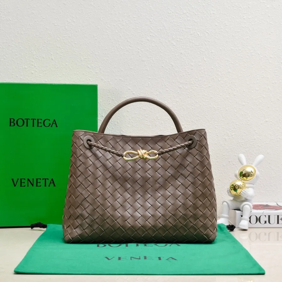 Medium (brown gray)
